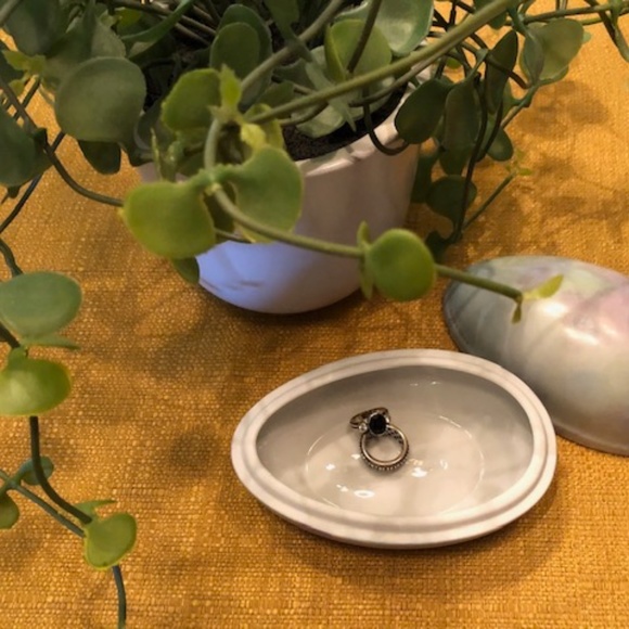 Old, Vintage, Antique Porcelain Covered Egg Jewelry / Keepsake Box - Picture 10 of 13